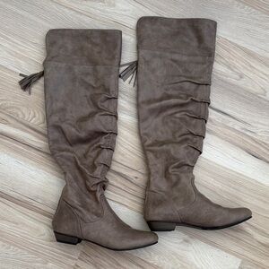 *NWOT* Women's Taupe Knee-High Boots Fergalicious Size 7